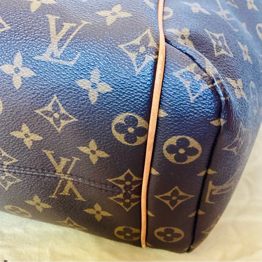 LOUIS VUITTON Totally MM